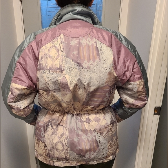 NEVADA Skiwear: Vintage 80's Insulated Ski Jacket, Patterned Pink/Green: Size L - Picture 9 of 9